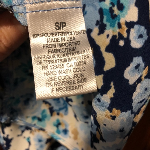 Design Lab off the Shoulder Floral Blouse - Picture 3 of 7